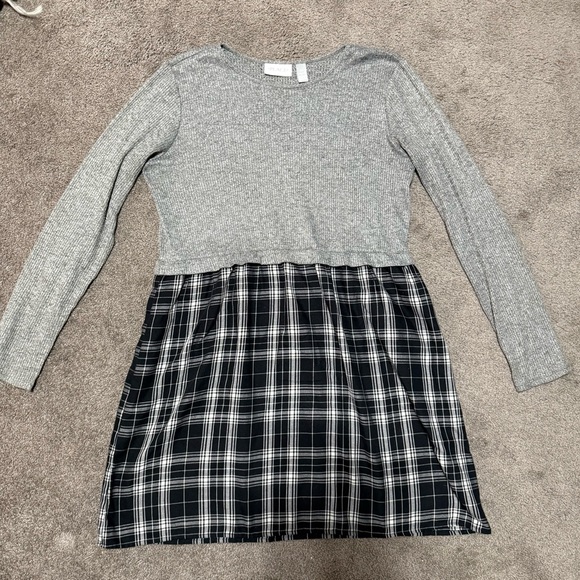 Girls Gray and Black Plaid Dresses Bundle - Picture 7 of 10